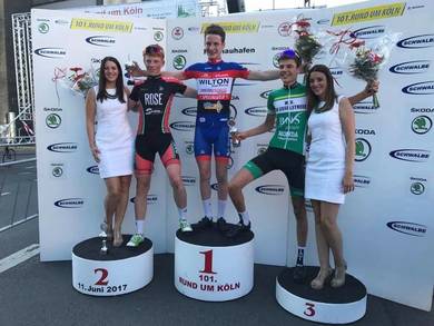 philip-heijnen-wint-100e-rund-um-koln-bij-u17